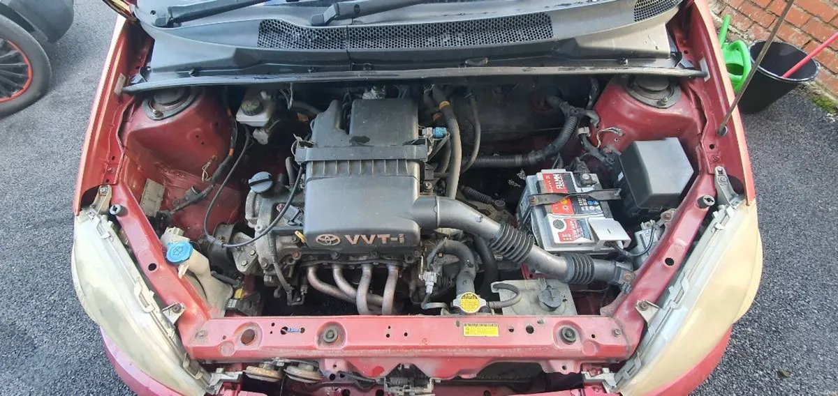 Toyota yaris 1.0 vvti quick sale 700 euros - Image 3