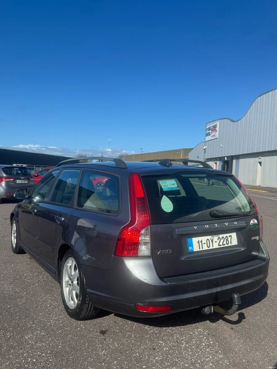 2011 volvo v50 estate nctd - Image 1