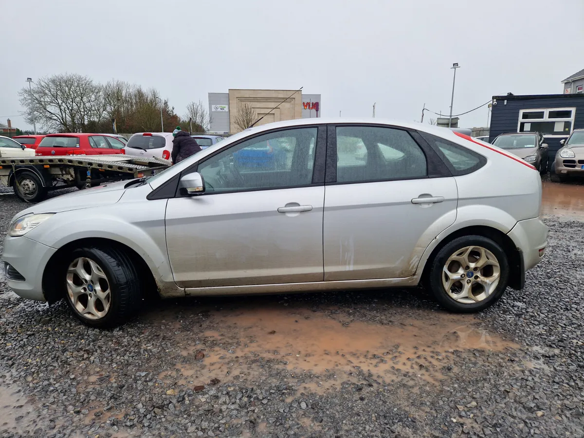 Ford Focus 2010 ** READ ADD ** - Image 4