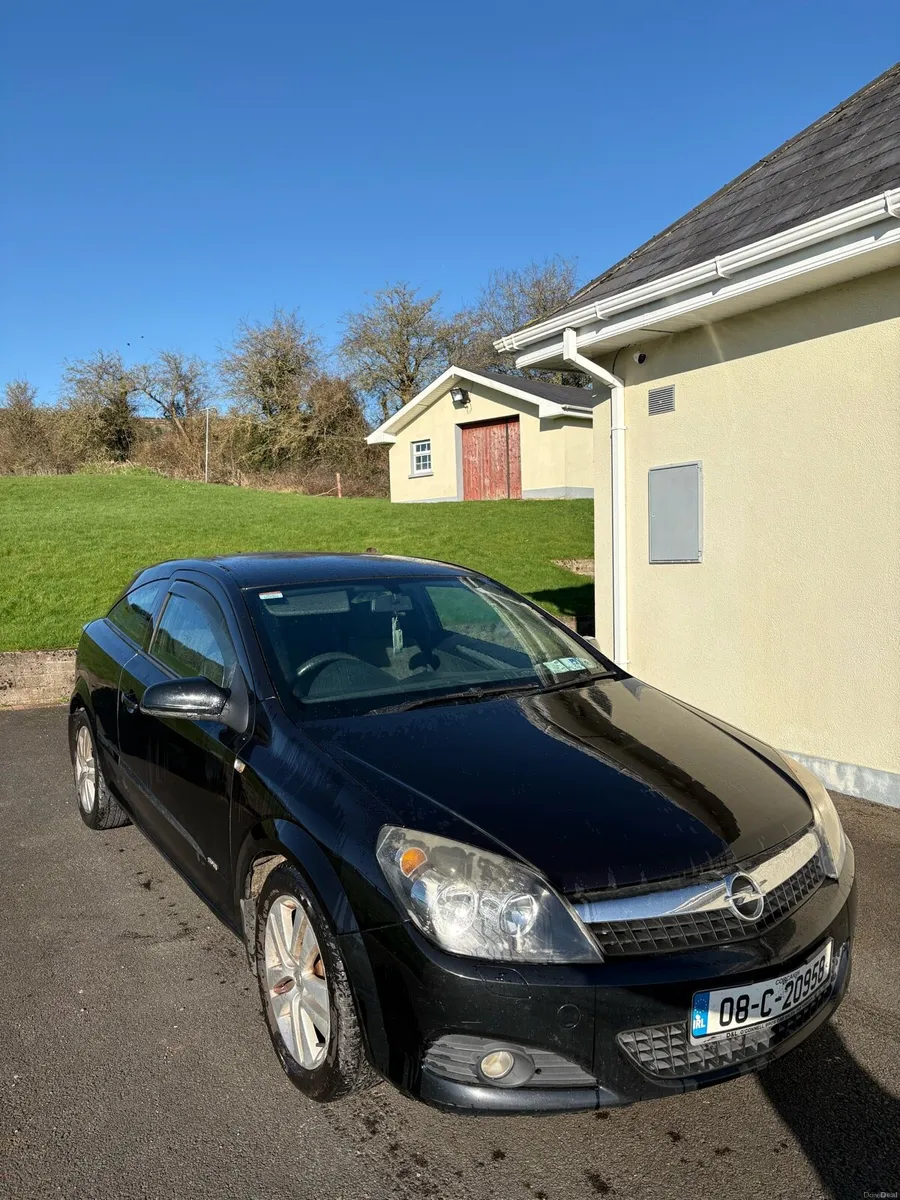 Opel Astra Hatchback 2008 - Image 1
