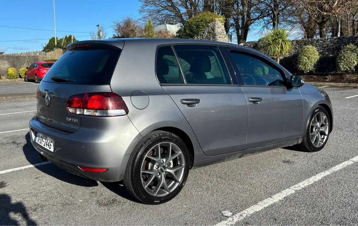 Vw golf 2L 2011 - Image 2