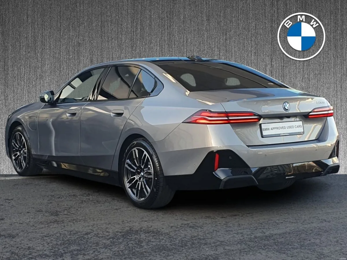 BMW 5-Series 530e M Sport Saloon - Image 3