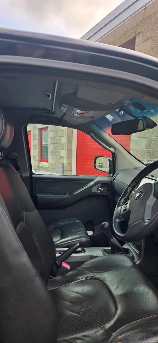 Nissan Pathfinder - Image 2