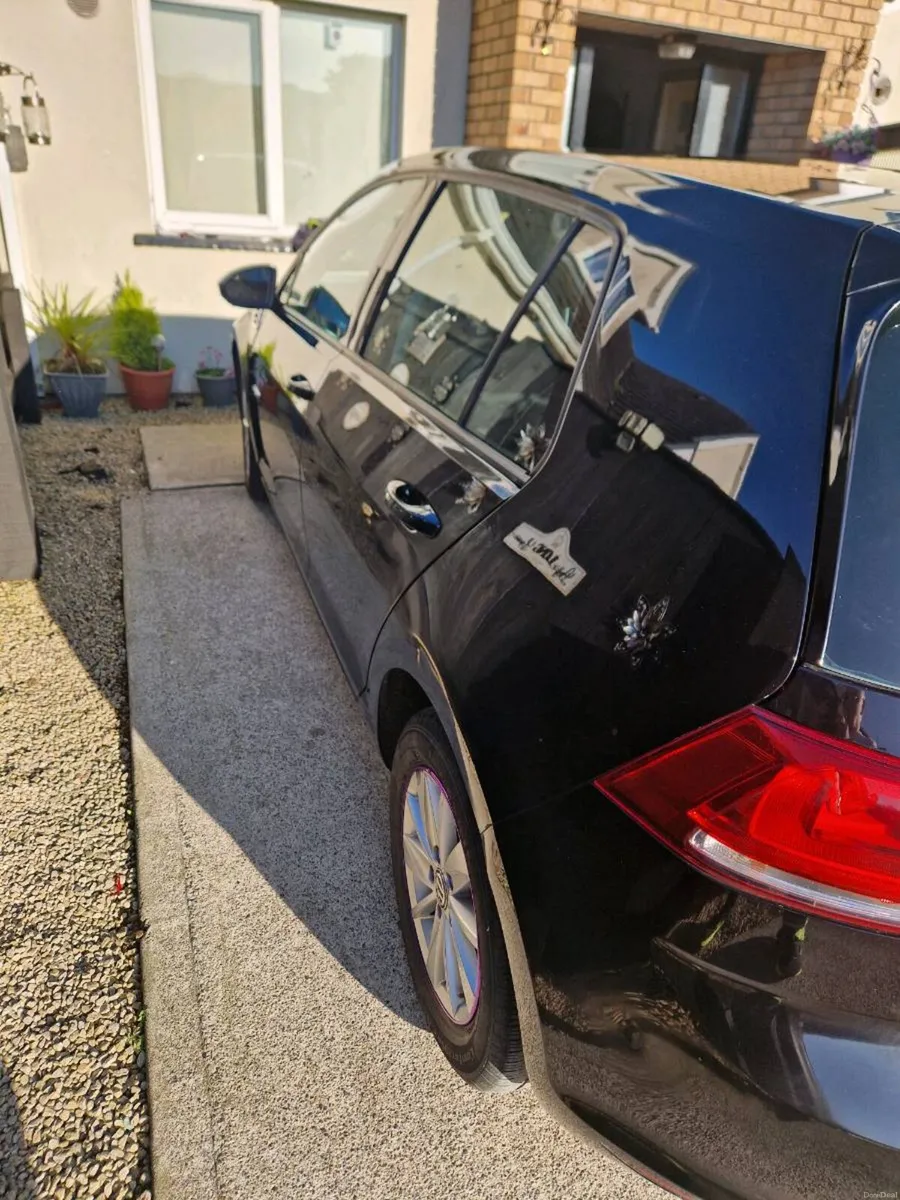 Volkswagen golf - Image 4