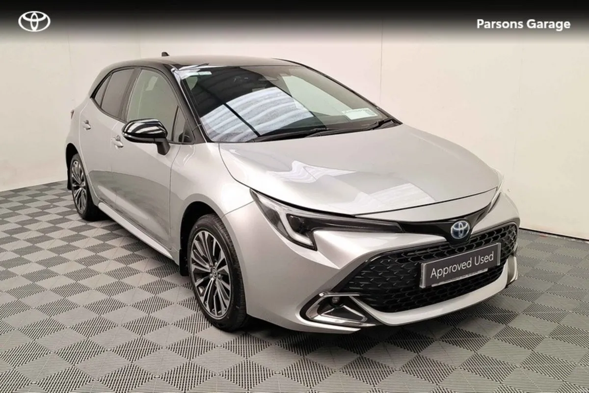 Toyota Corolla LUNA SPORT HB 4DR AUTO - Image 1