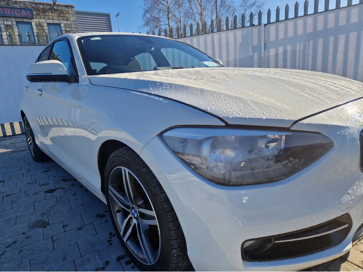 BMW 1-Series I SPORT 5DR - Image 2