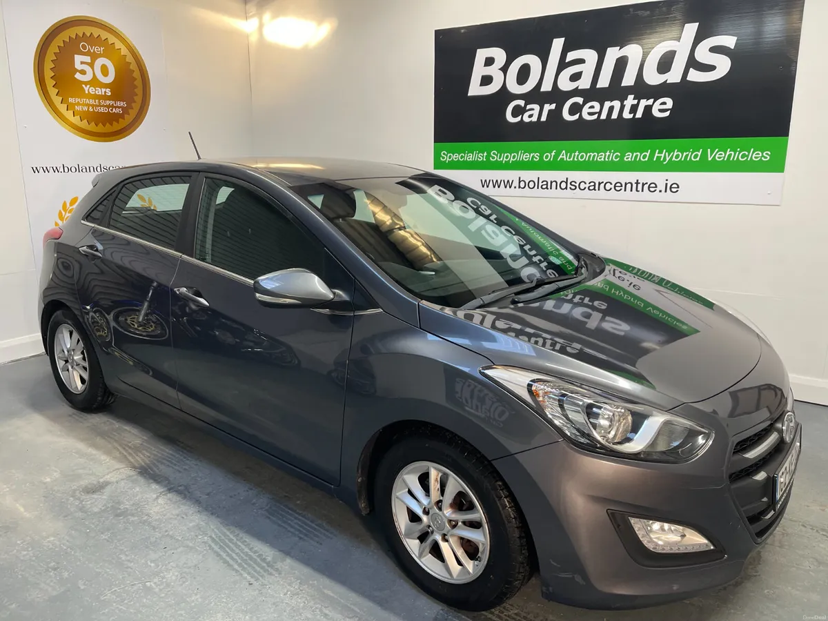 162 Hyundai i30 Diesel 1.6 SE Blue Drive 5dr Model - Image 2