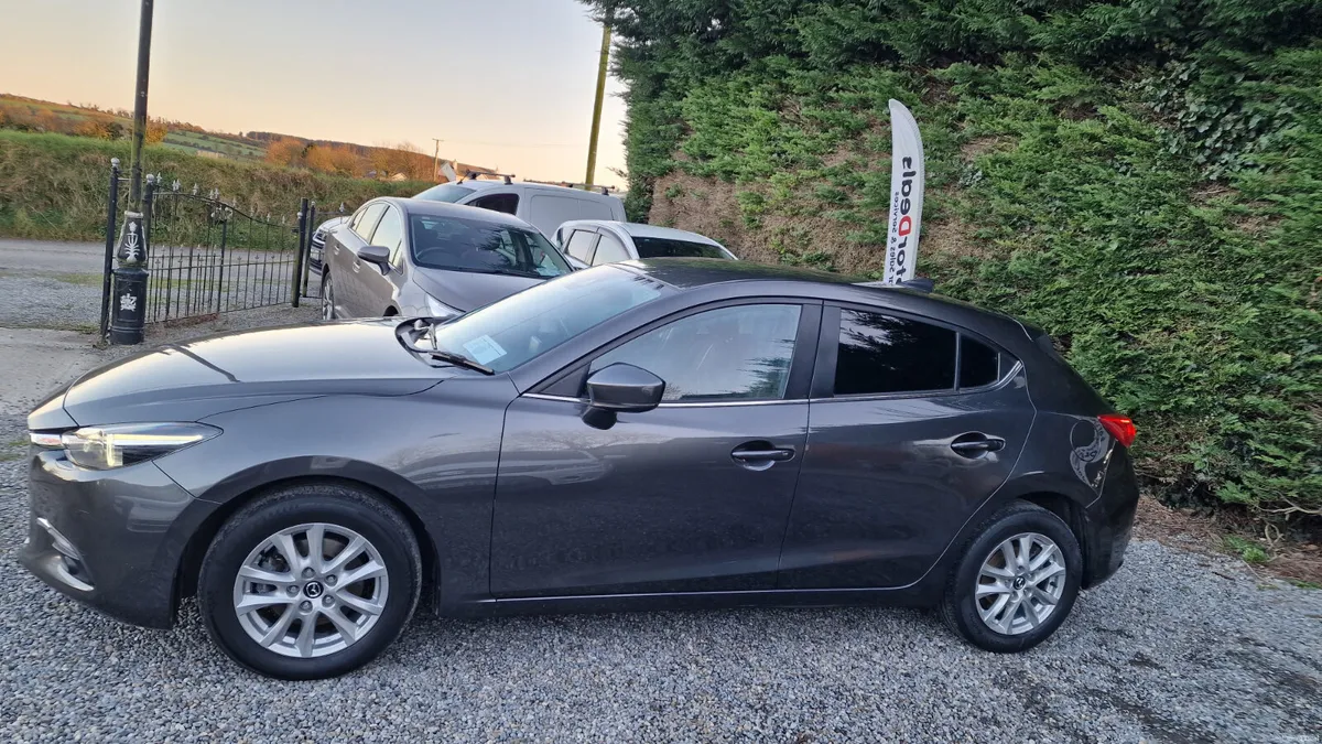 Mazda 3 2017 1.5 Diesel 1 Owner! - Image 4
