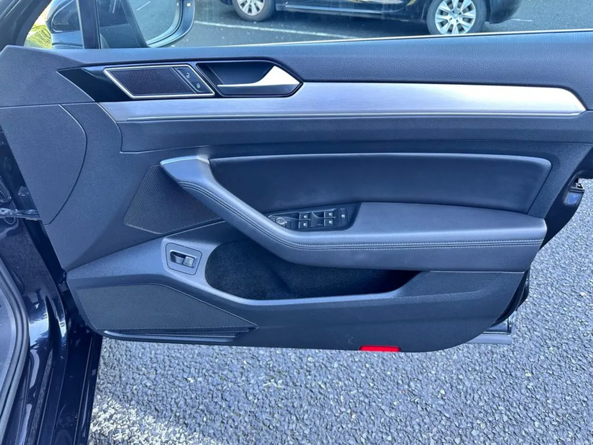 Volkswagen Passat 1.4 TSI, HIGHLINE, IRISH CAR, AU - Image 4