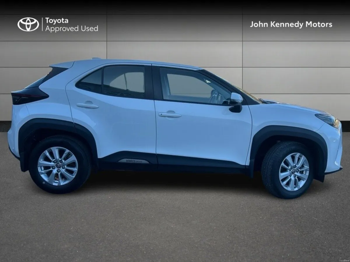 Toyota Yaris Cross LUNA 4DR AUTO CROSS - Image 3