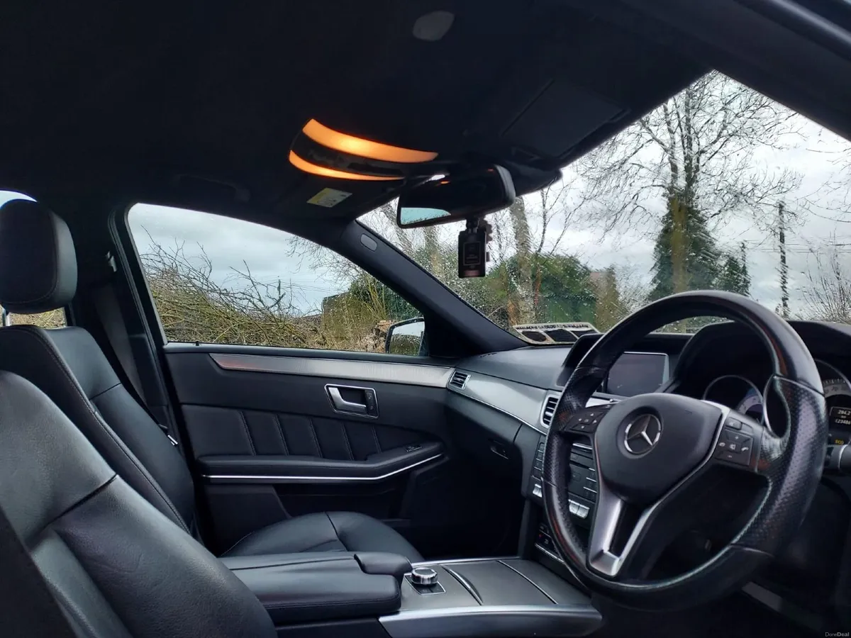 Mercedes-Benz E-Class 2016 - Image 2