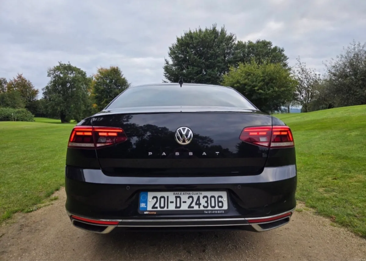 Volkswagen Passat - Image 2