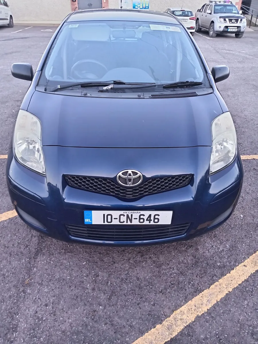 Toyota Yaris 2010 - Image 2