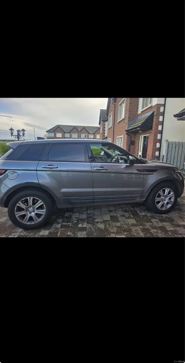 Range Rover evoke - Image 2