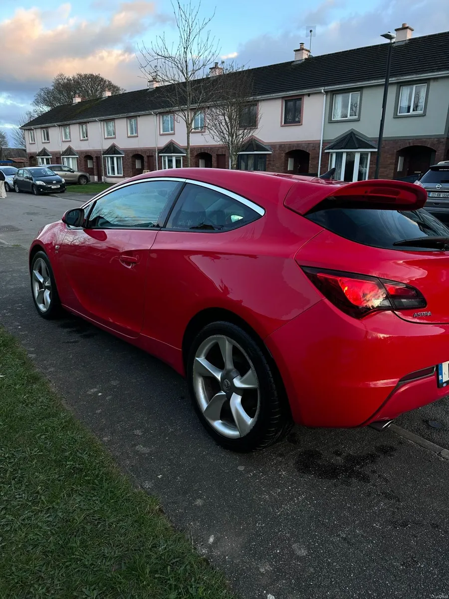 Vauxhall Astra 2012 - Image 1