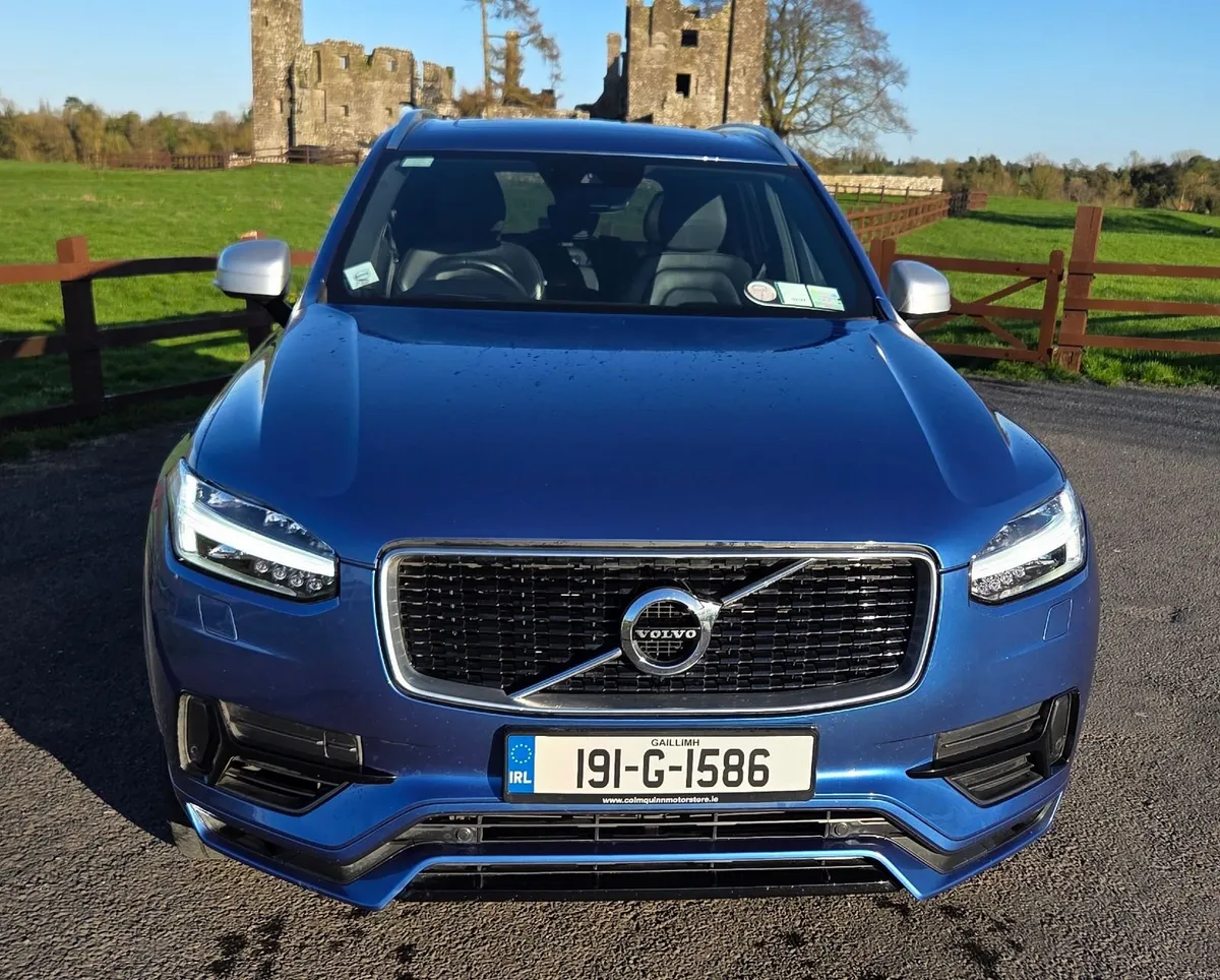 2019 Volvo XC90 R-DESIGN T8 PHEV AWD 7 Seats. - Image 1