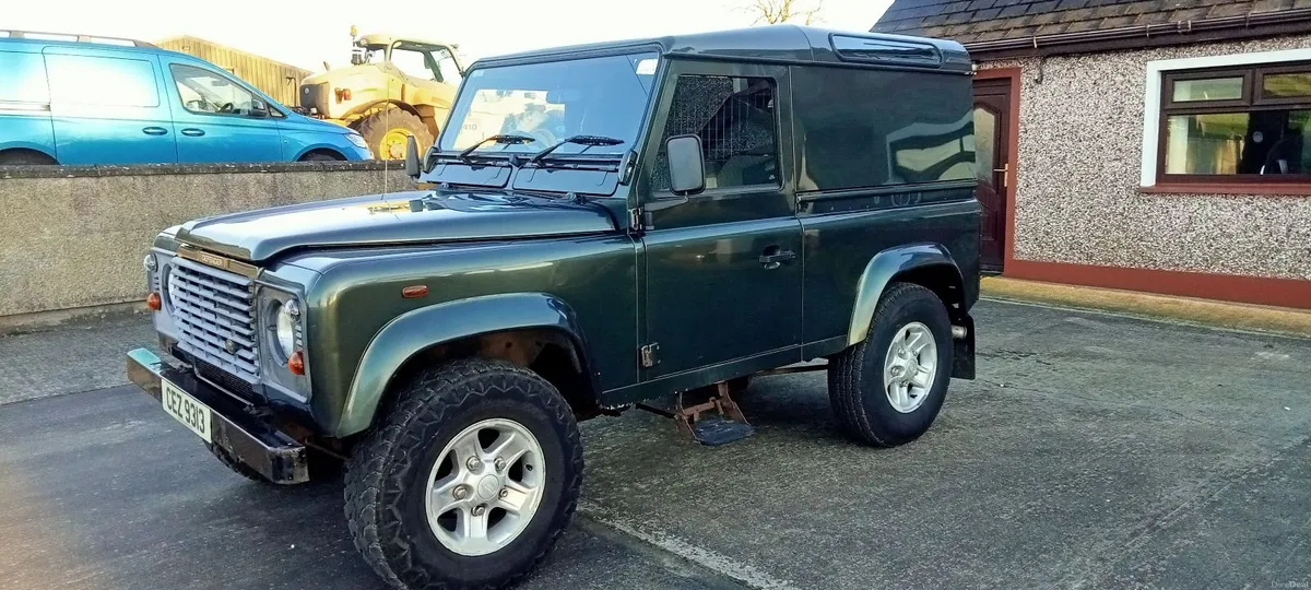 Land Rover Defender 2005 - Image 1