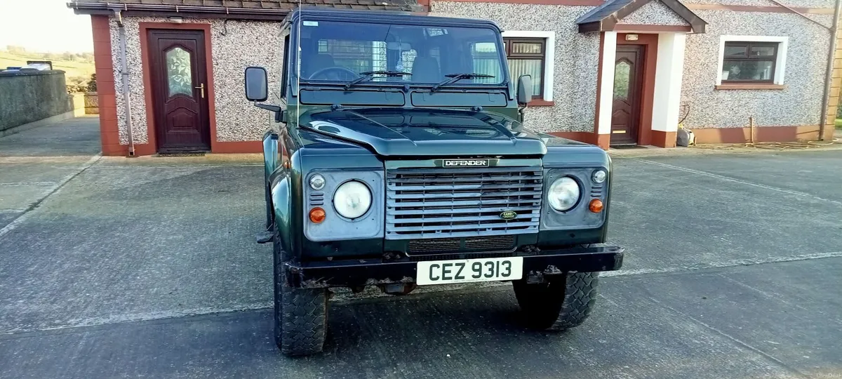 Land Rover Defender 2005 - Image 2