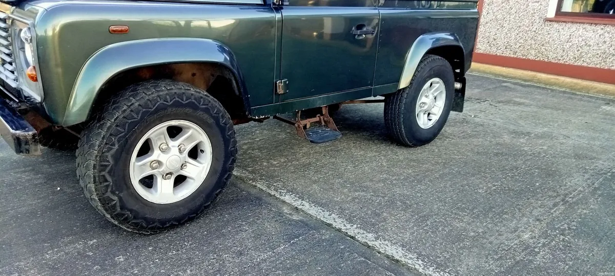 Land Rover Defender 2005 - Image 3