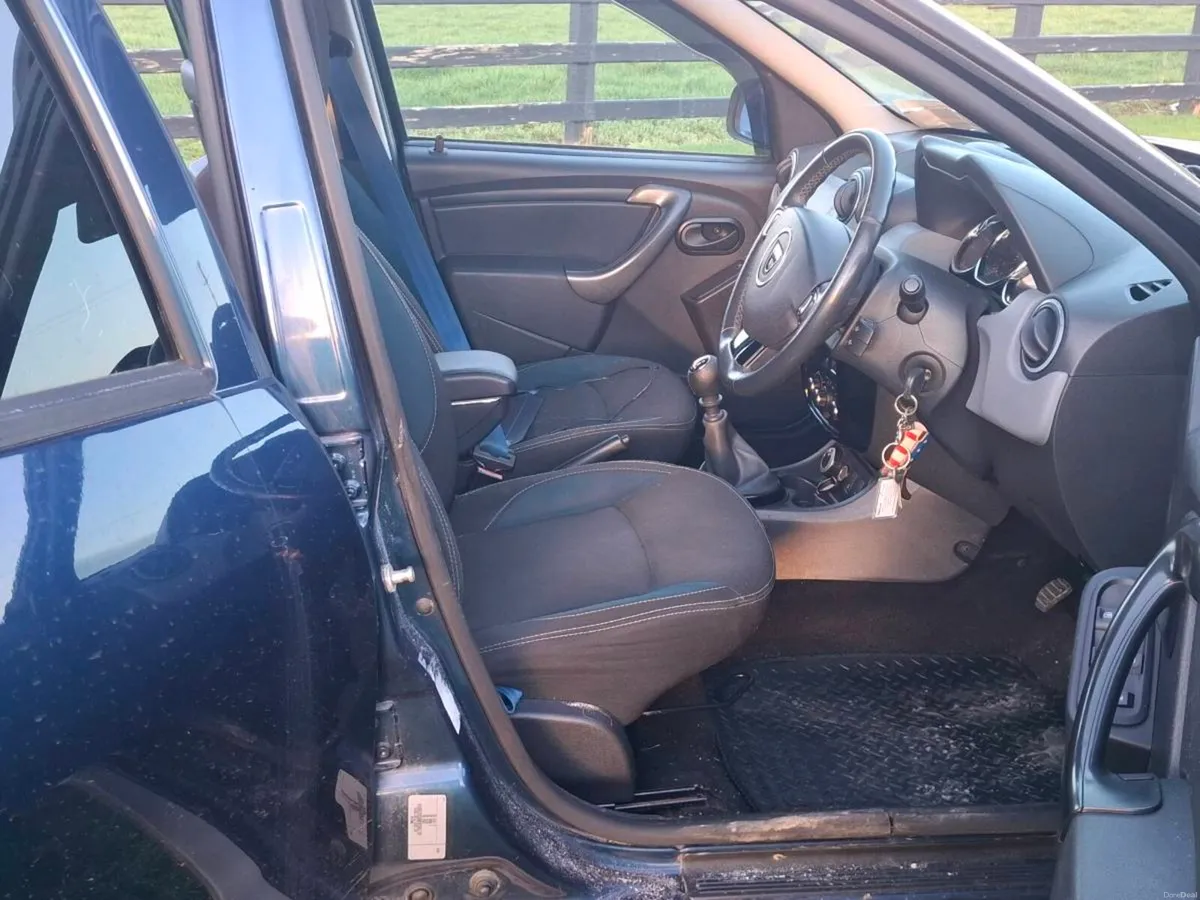 4x4 dacia duster - Image 4