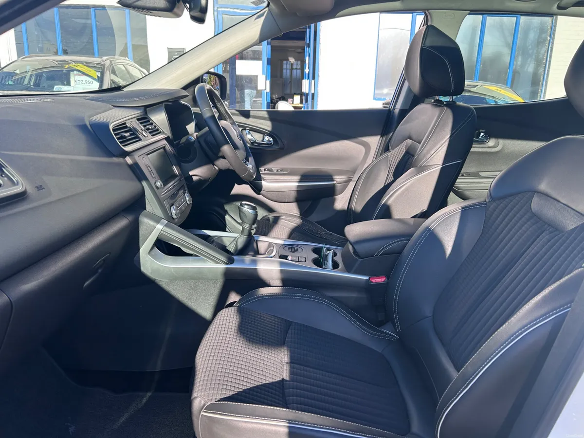 2017 RENAULT KADJAR 1.5DCI SIGNATURE NAV - Image 4