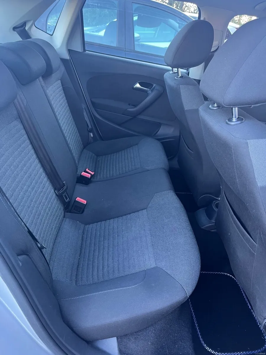 Volkswagen Polo 2011 - Image 4