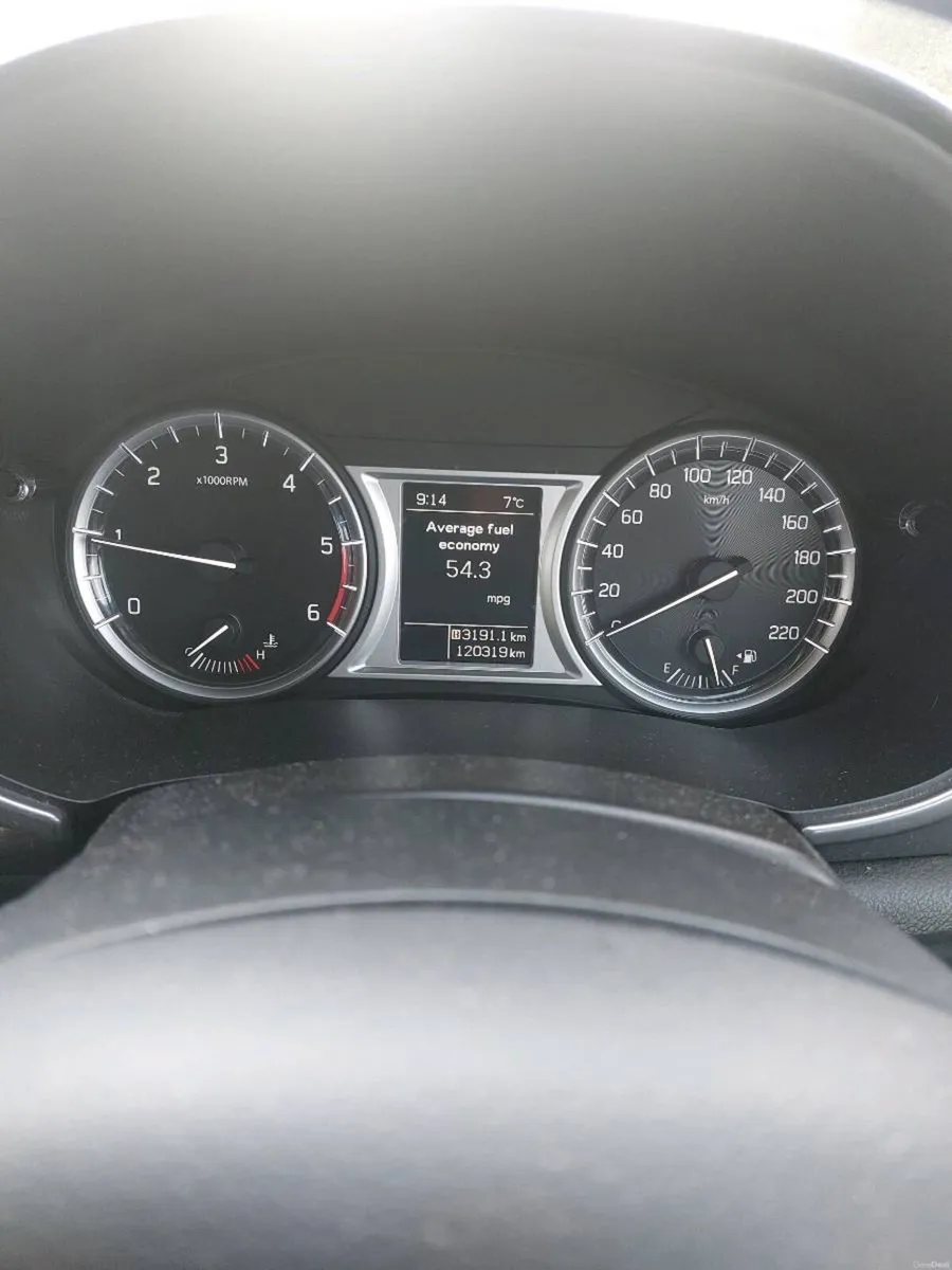 Suzuki Vitara GLX Diesel - Image 3