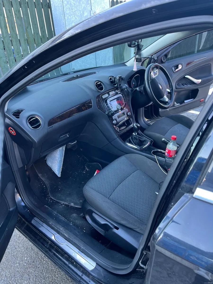 Ford Mondeo 2008 for parts or repair - Image 4