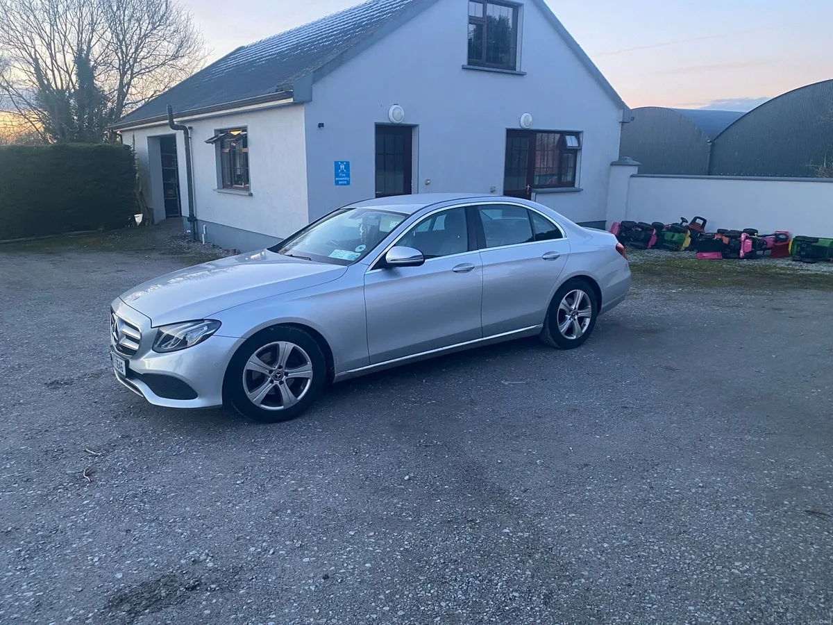 Mercedes-Benz E220 - Image 4