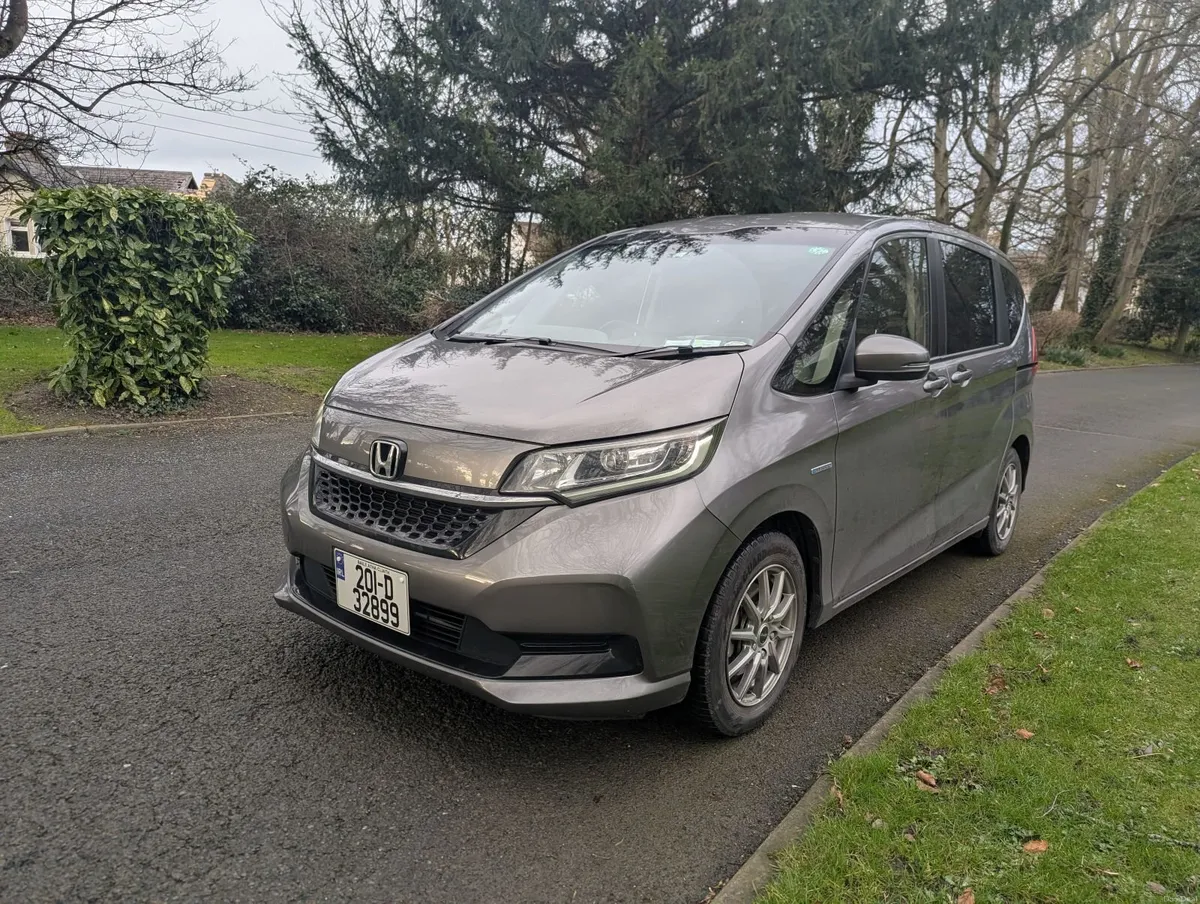 2020 Honda Freed Automatic Hybrid Electric 6 seats - Image 2