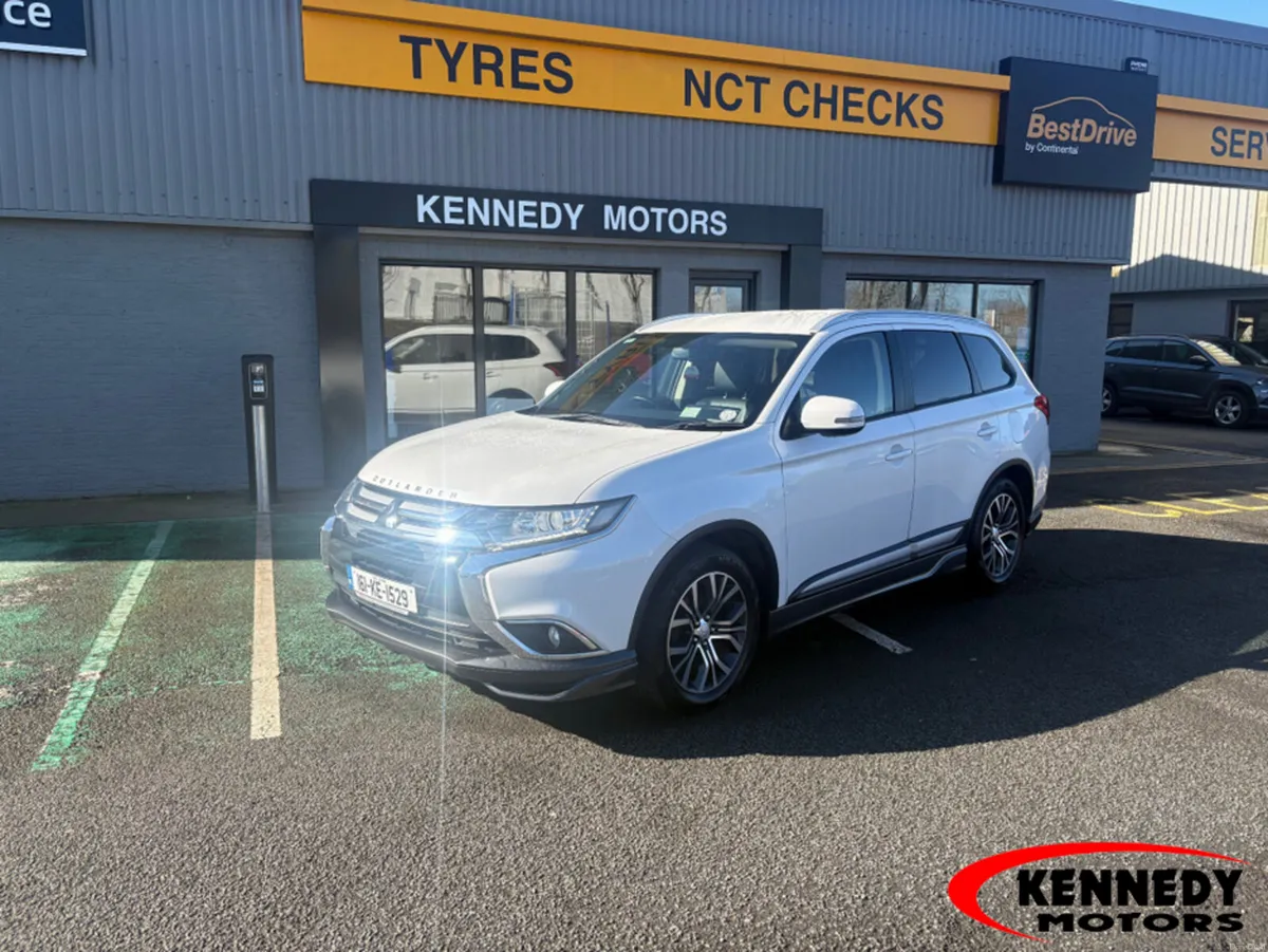Mitsubishi Outlander 16MY 4WD 6 6MT 7S 4DR - Image 1