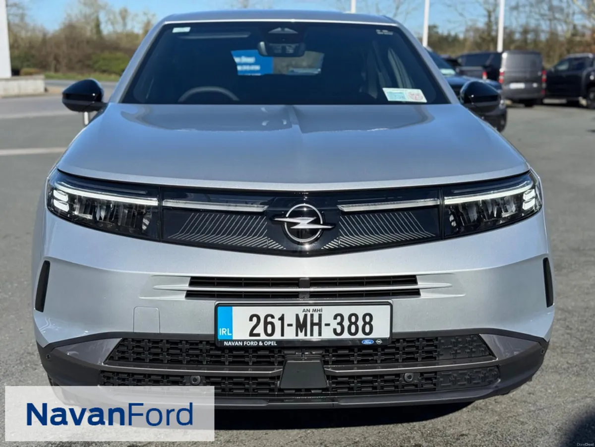 Opel Grandland ELEGANCE 1.2 HYBRID - Image 2