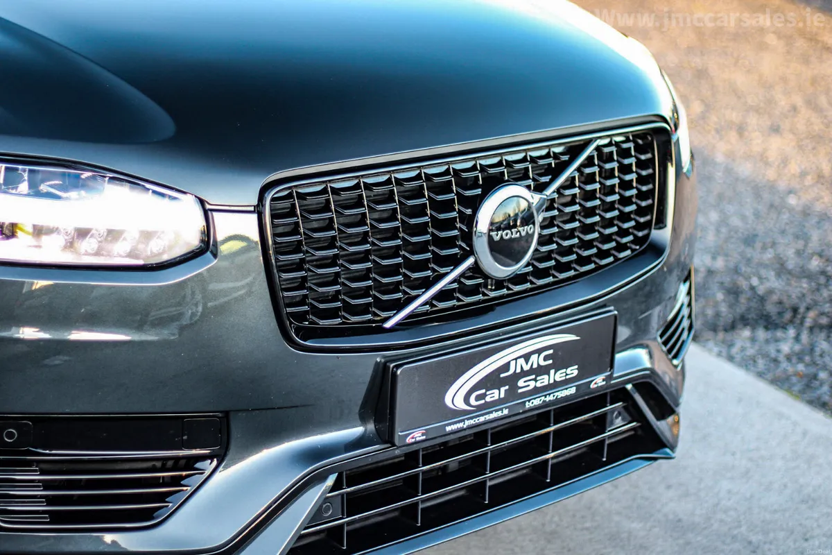 2021 VOLVO XC-90 R-DESIGN T8 - Image 3