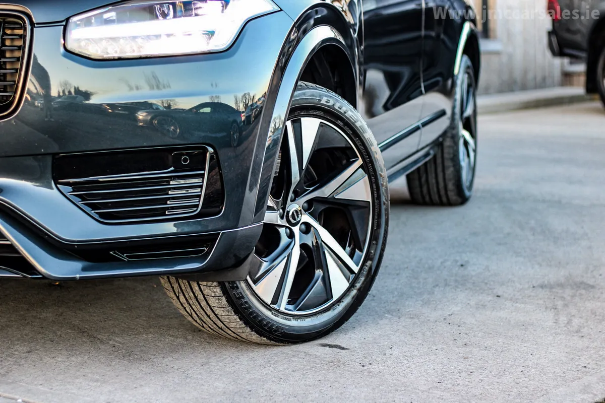 2021 VOLVO XC-90 R-DESIGN T8 - Image 2