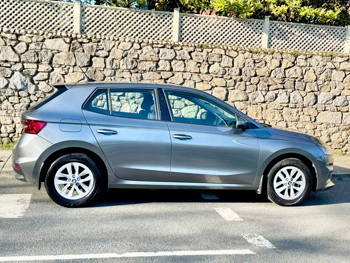 Skoda Fabia 2022!! LIFE 1.0 TSI !! ONLY 19K MILES! - Image 3