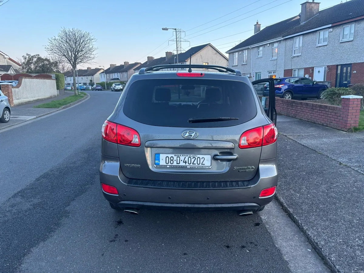 Hyundai Santa Fe automatic - Image 1