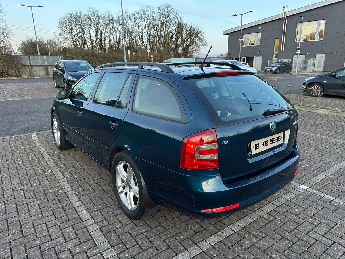 SKODA OCTAVIA ESTATE NCT&TAX - Image 4