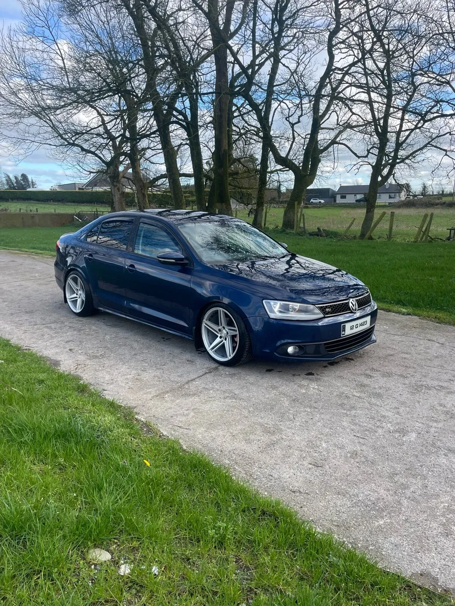 Volkswagen Jetta 2012 1.6 tdi - Image 1