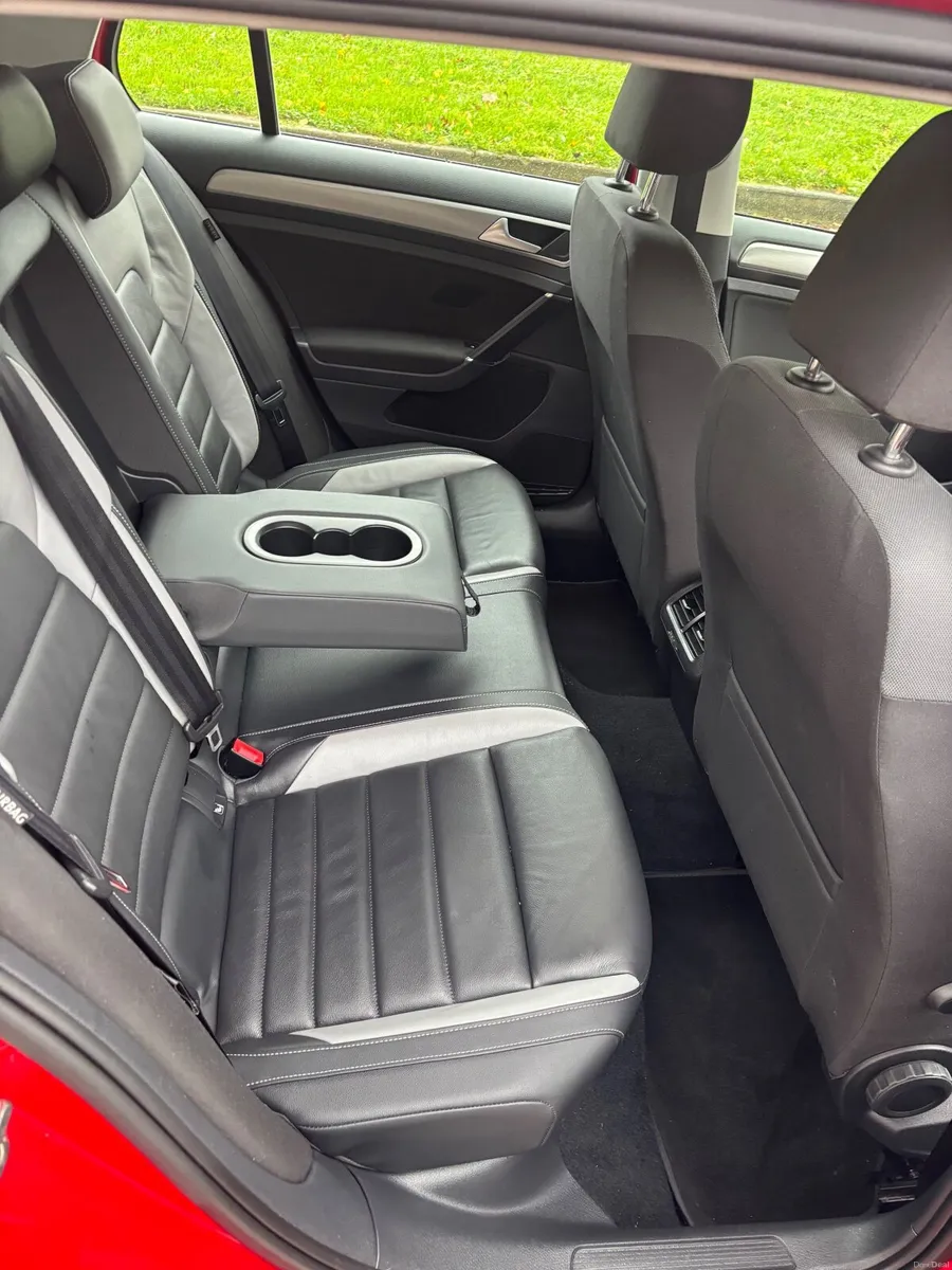 Volkswagen Golf 2014 - Image 2