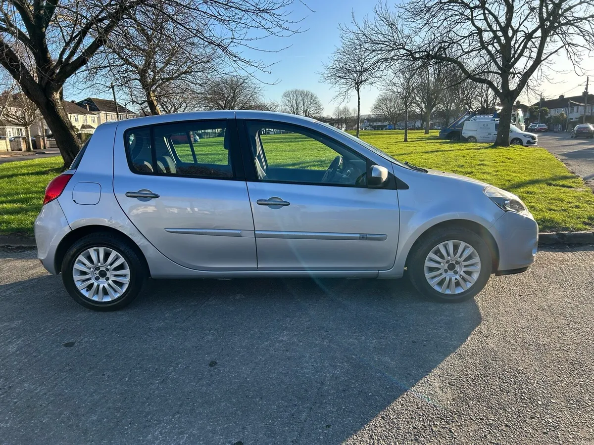 2010 Renault Clio 1.2 Dynamique // New NCT & TAX - Image 2