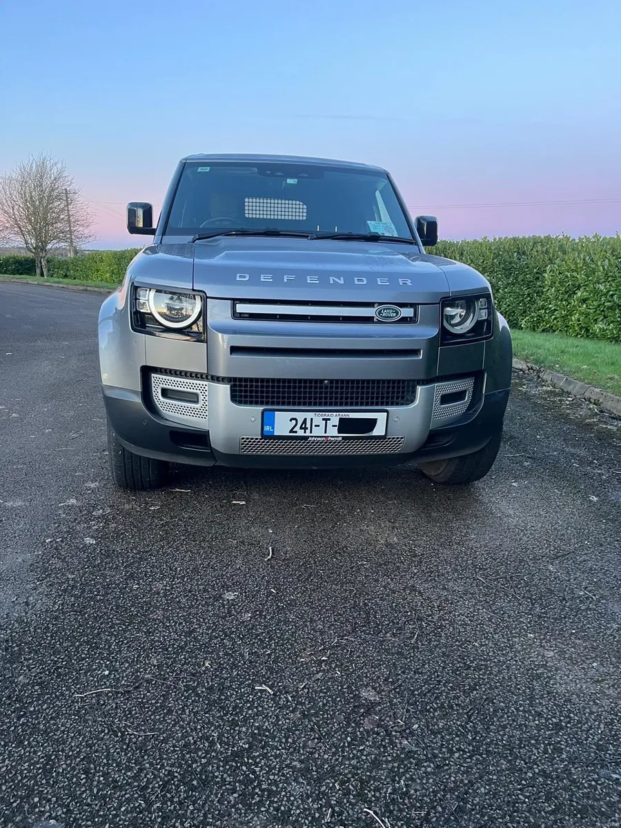 Land Rover Defender - Image 4