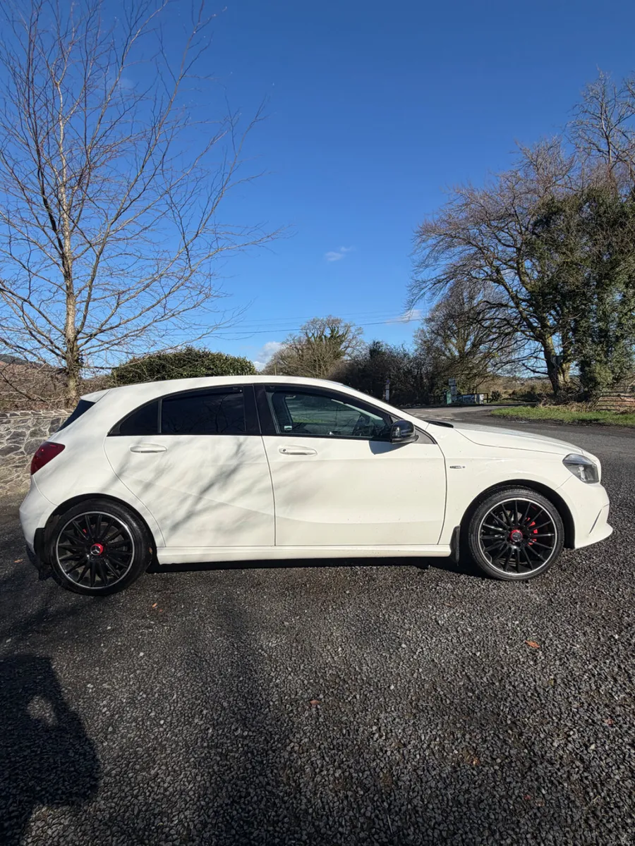 2016 MERCEDES A180 SPORT 1.5 DIESEL - Image 4