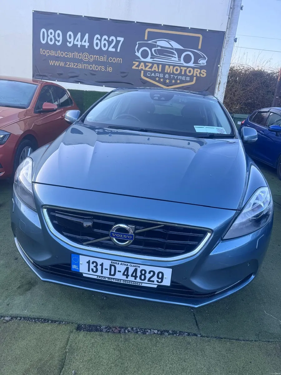 Volvo V40 2013 - Image 2