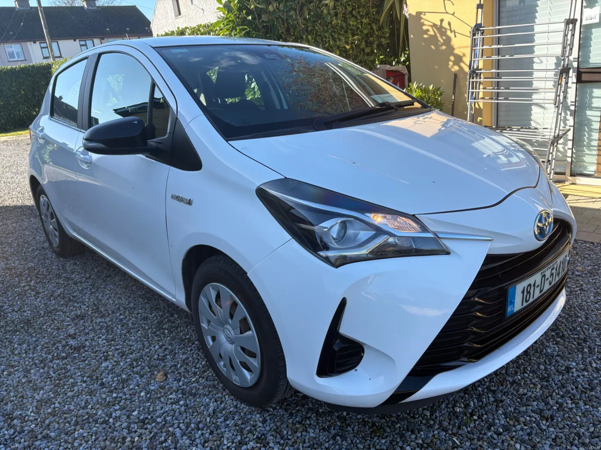 Toyota Yaris 2018 Hybrid - Image 2