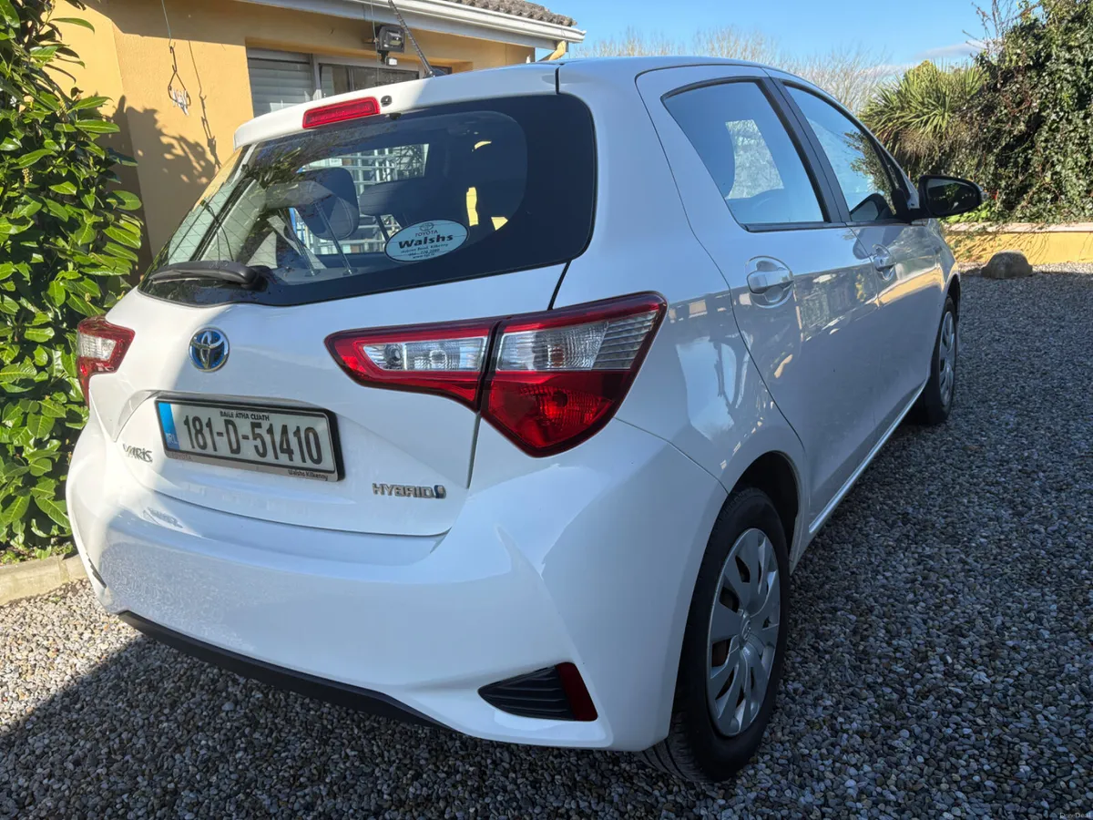 Toyota Yaris 2018 Hybrid - Image 4