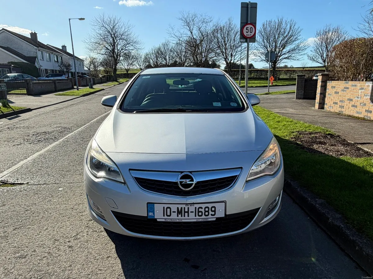 2010 Opel Astra NEW NCT 04/27 - Image 2