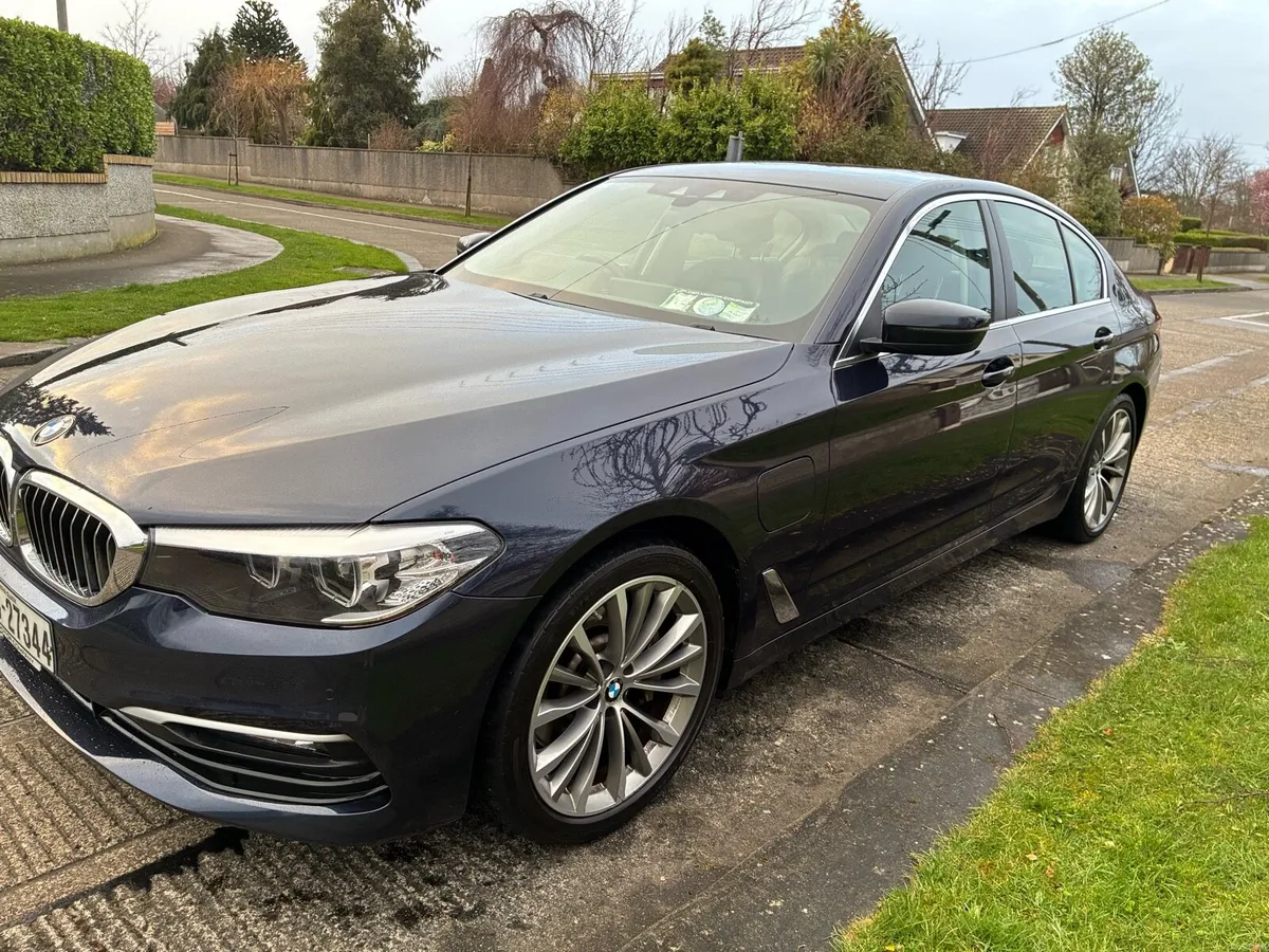 BMW 530e - Image 1