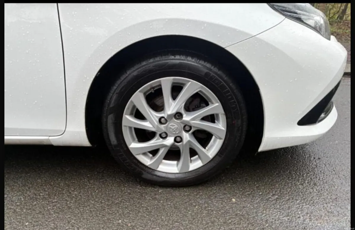 171 Toyota Auris 1.2 icon - Image 3