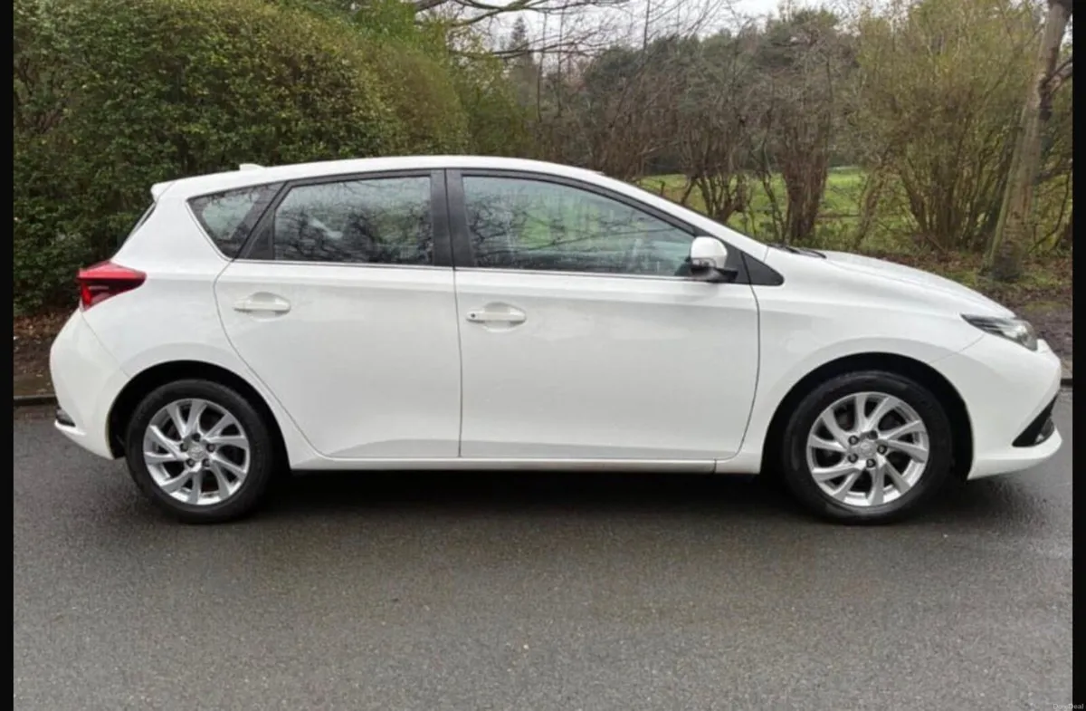 171 Toyota Auris 1.2 icon - Image 1