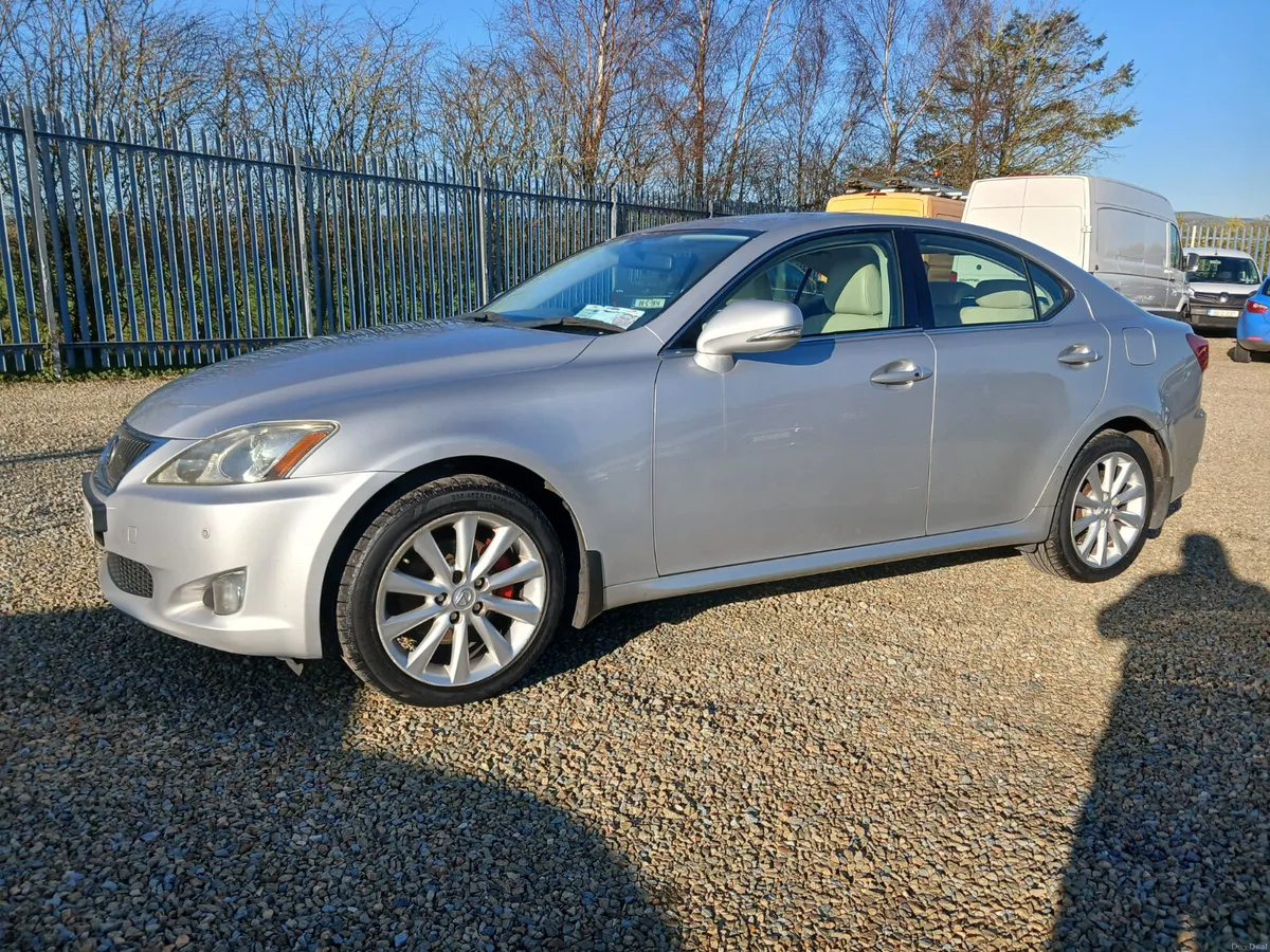 Lexus IS 2009 in mint condition tax & nct - Image 4